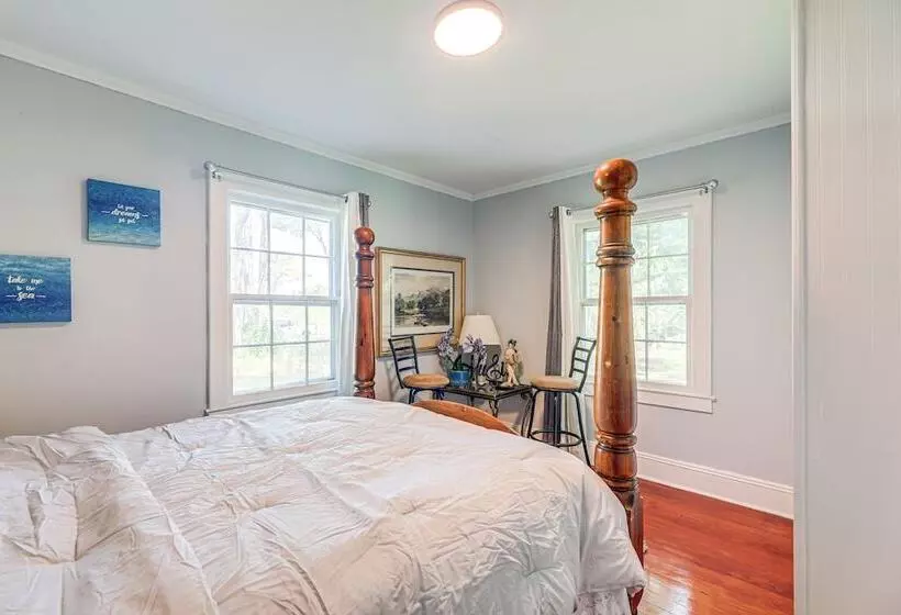 Cozy Cottage W/ Deck, 9 Mi To Downtown Beaufort!