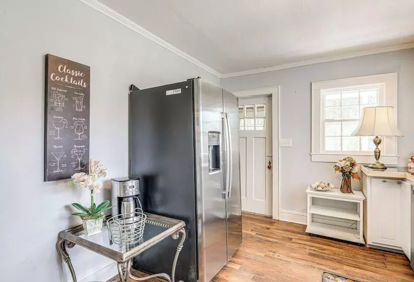 Cozy Cottage W/ Deck, 9 Mi To Downtown Beaufort!