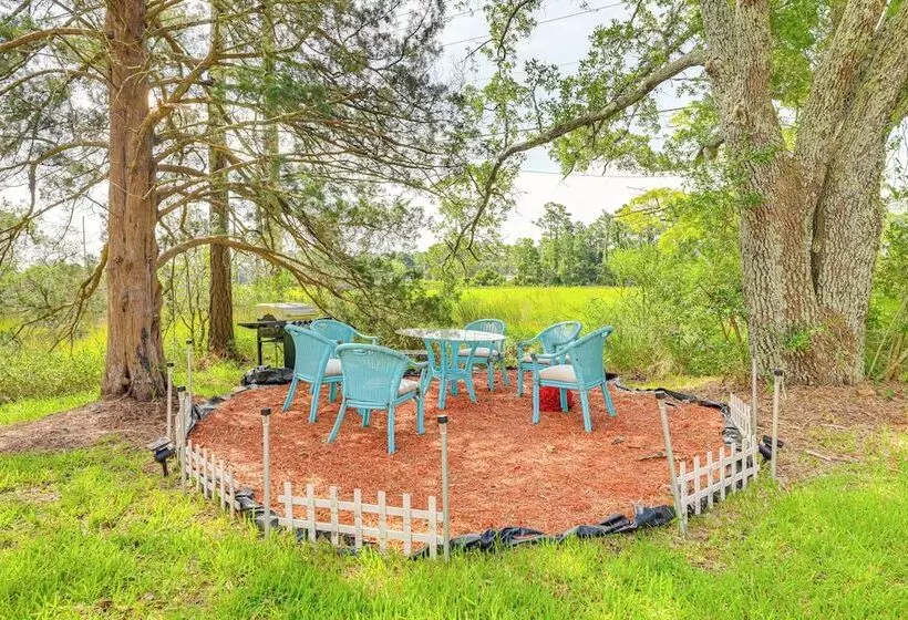 Cozy Cottage W/ Deck, 9 Mi To Downtown Beaufort!