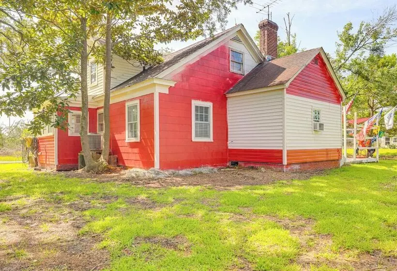 Cozy Cottage W/ Deck, 9 Mi To Downtown Beaufort!