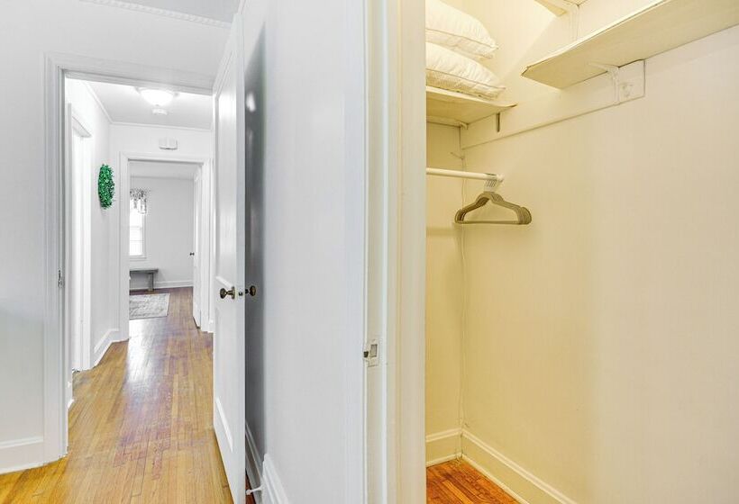 Dogwood Cottage W/ Fireplace: 1 Mi To University