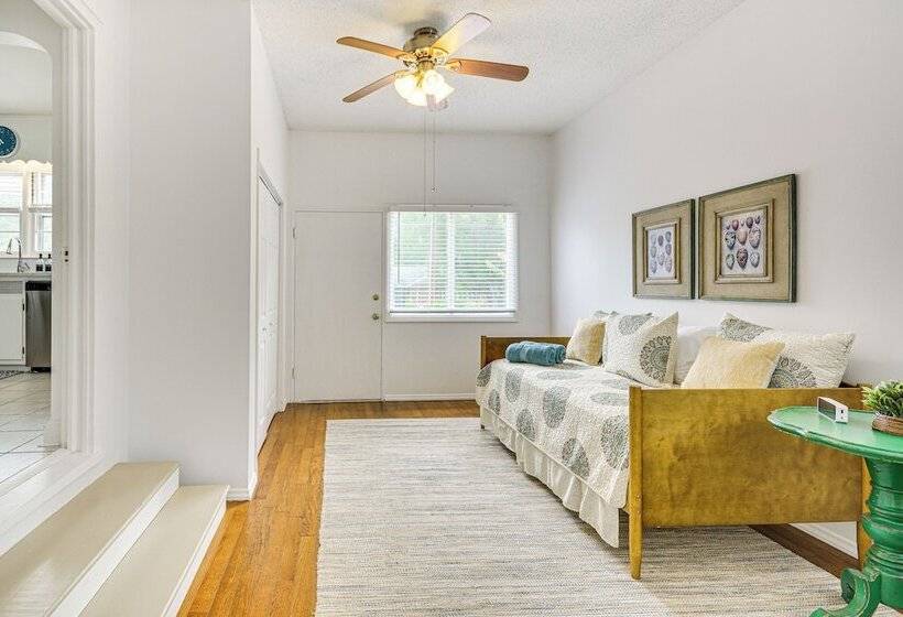 Dogwood Cottage W/ Fireplace: 1 Mi To University