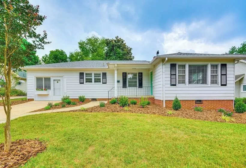 Dogwood Cottage  W/ Fireplace: 1 Mi To University