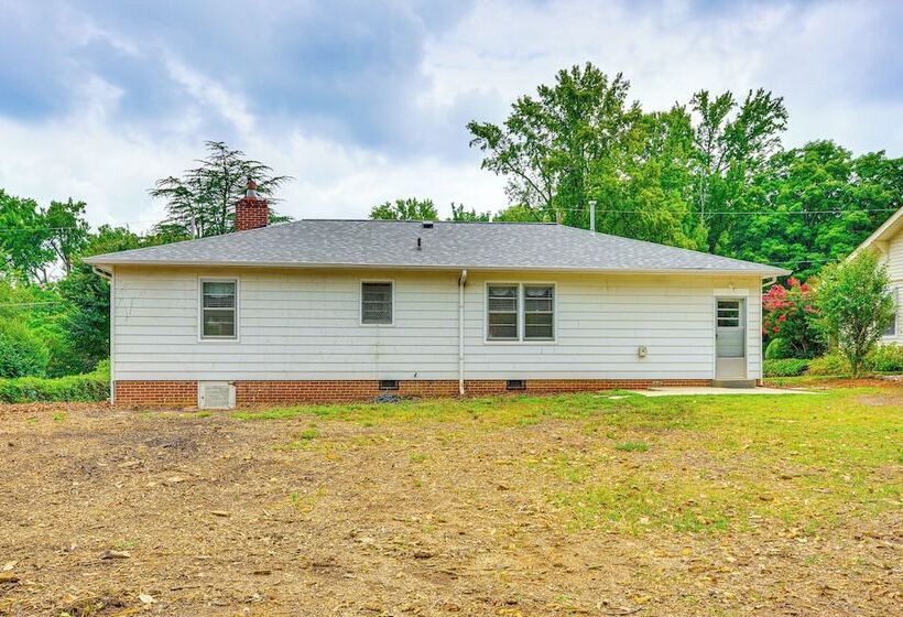 Dogwood Cottage W/ Fireplace: 1 Mi To University