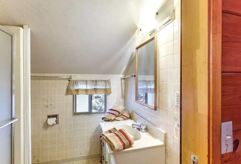 Green Valley Lake Cabin Near Lake: Boat + Ski!