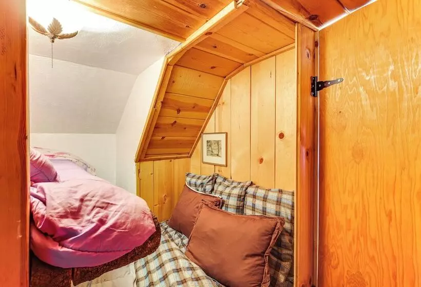 Green Valley Lake Cabin Near Lake: Boat + Ski!