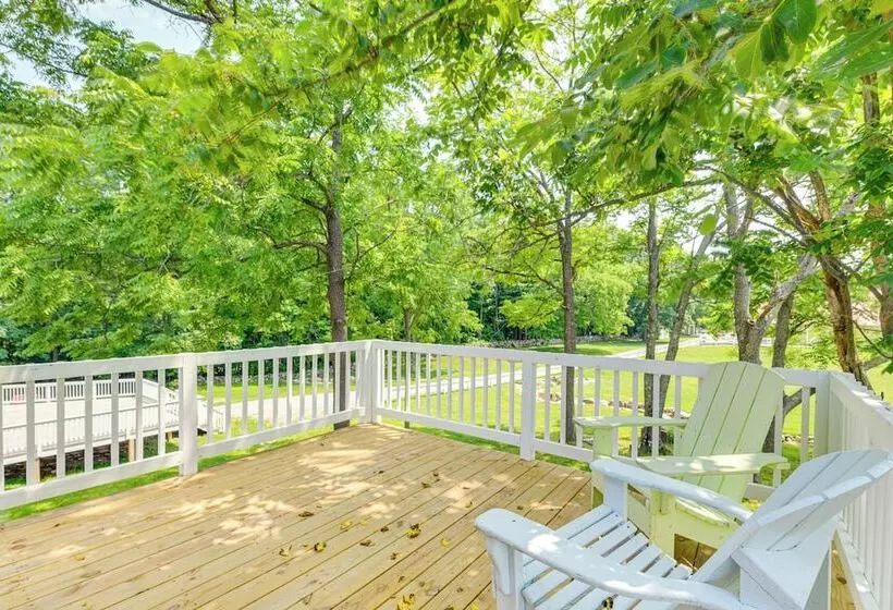 Adirondacks Cottage W/ Countryside Views!