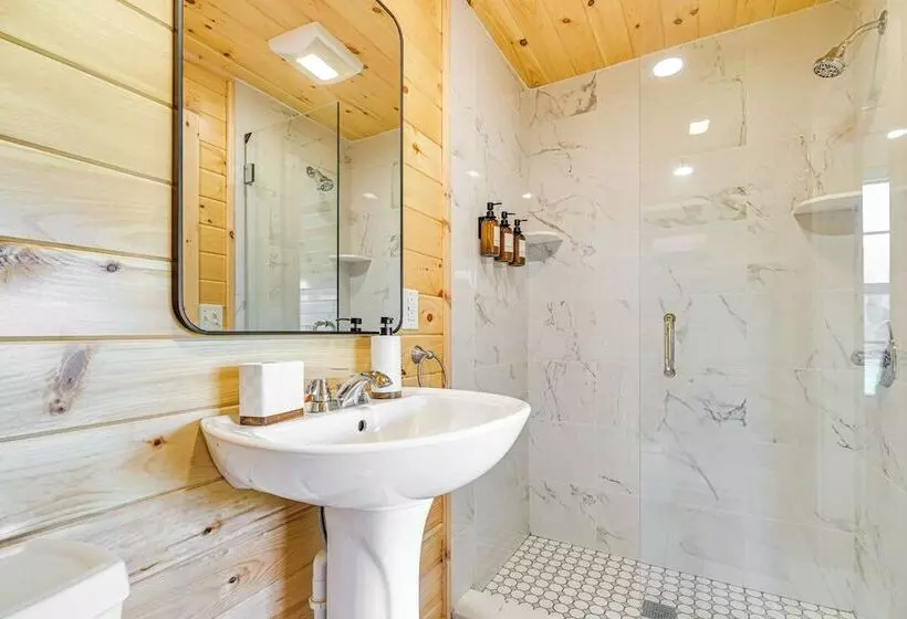 Adirondacks Cottage W/ Countryside Views!