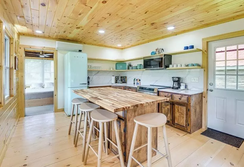 Adirondacks Cottage W/ Countryside Views!