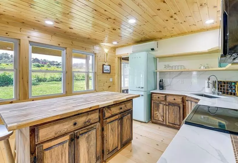 Adirondacks Cottage W/ Countryside Views!