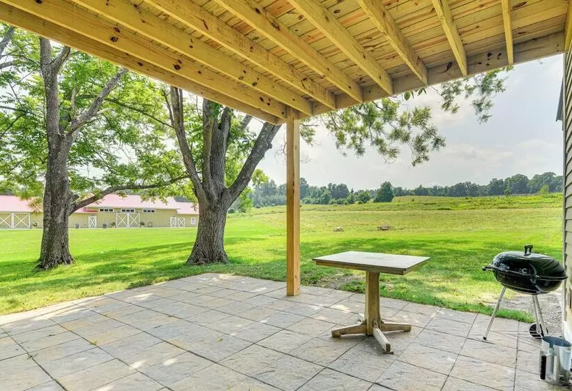 Adirondacks Cottage W/ Countryside Views!