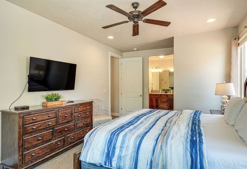 Paradise Village Oasis W/ Lazy River & Hot Tubs!