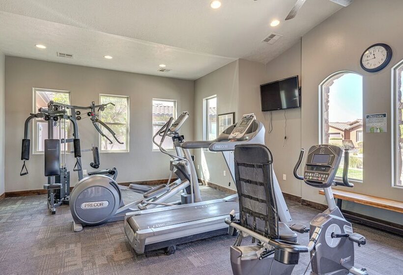 Paradise Village Oasis W/ Lazy River & Hot Tubs!