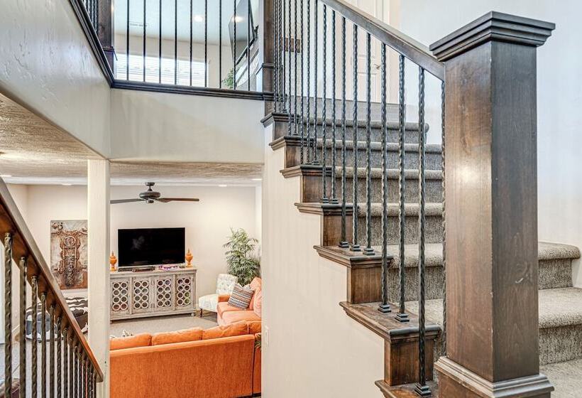 Paradise Village Oasis W/ Lazy River & Hot Tubs!