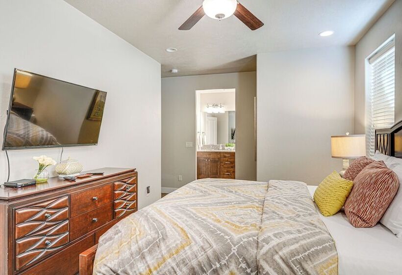 Paradise Village Oasis W/ Lazy River & Hot Tubs!