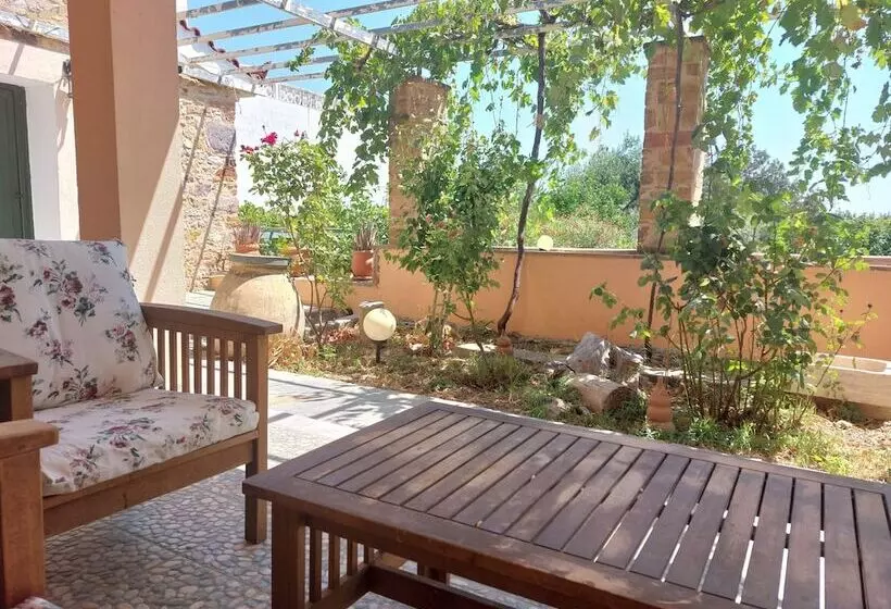 اقامتگاه Chios Green Oasis