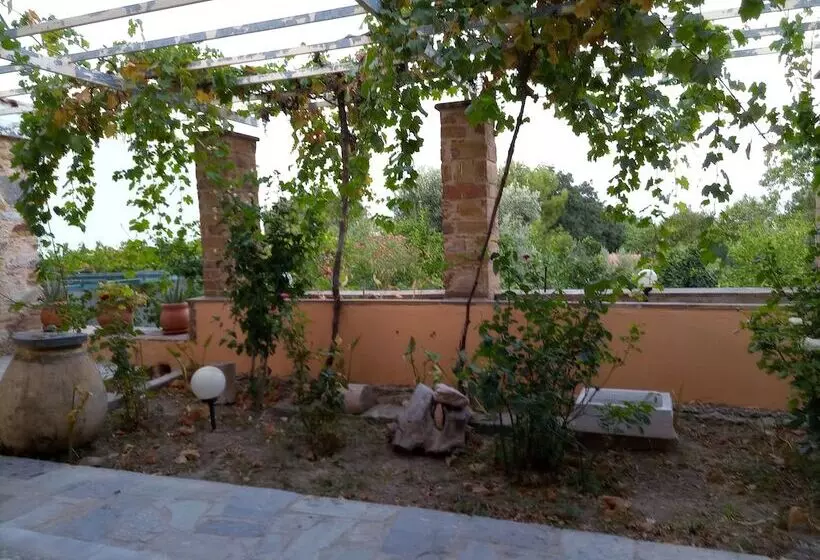 اقامتگاه Chios Green Oasis