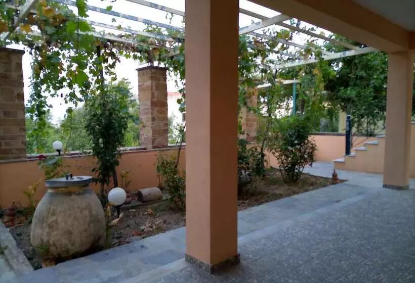 اقامتگاه Chios Green Oasis