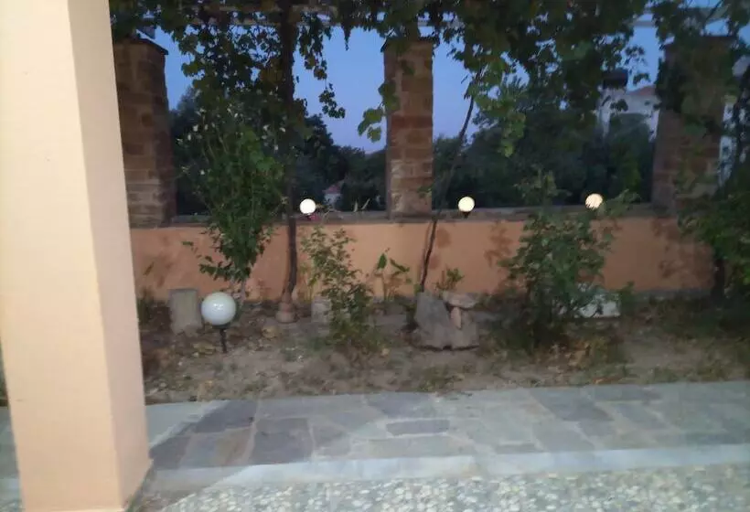 اقامتگاه Chios Green Oasis