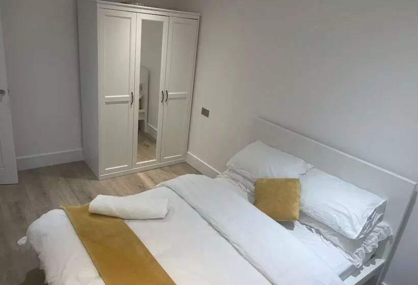 Residenssi Cozy London House With 3 Bedrooms