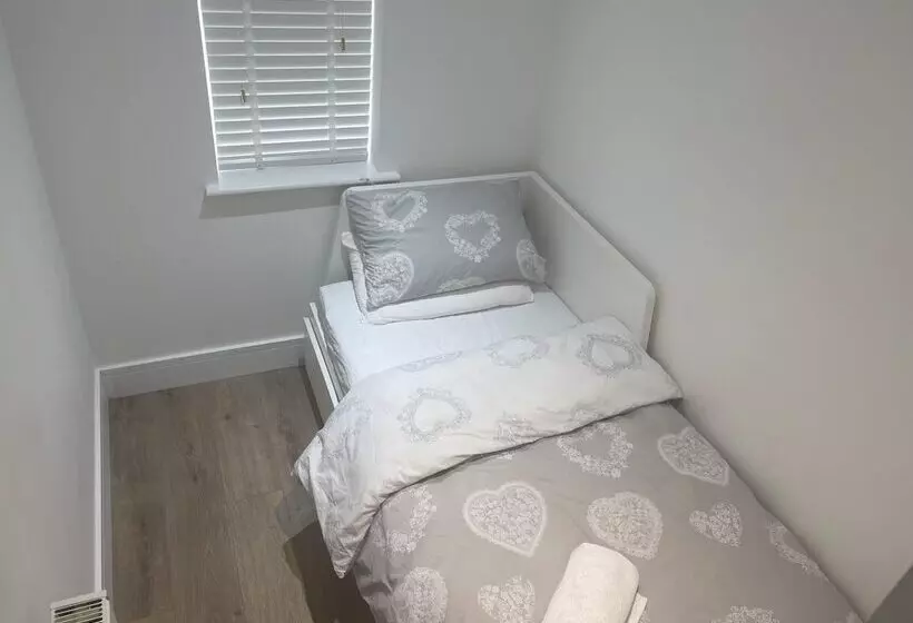 Residenssi Cozy London House With 3 Bedrooms