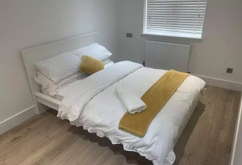 Residenssi Cozy London House With 3 Bedrooms