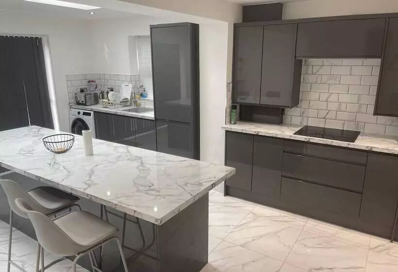 Residenssi Cozy London House With 3 Bedrooms