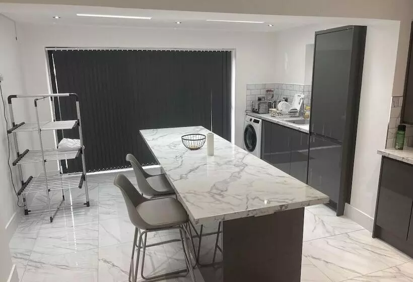 Residenssi Cozy London House With 3 Bedrooms