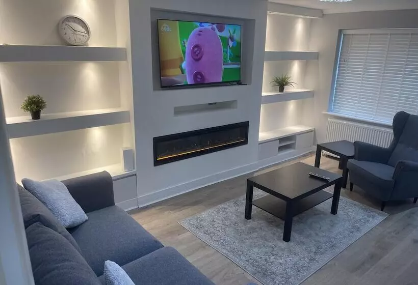 Residenssi Cozy London House With 3 Bedrooms