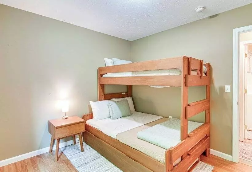 Campton Cottage W/ Hot Tub, Near Hiking + Climbing