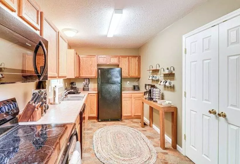 Campton Cottage W/ Hot Tub, Near Hiking + Climbing