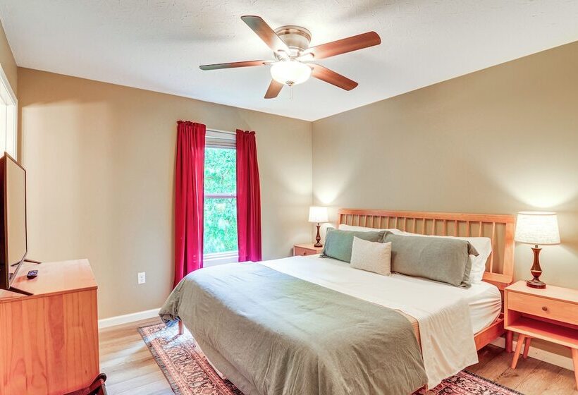 Campton Cottage W/ Hot Tub, Near Hiking + Climbing