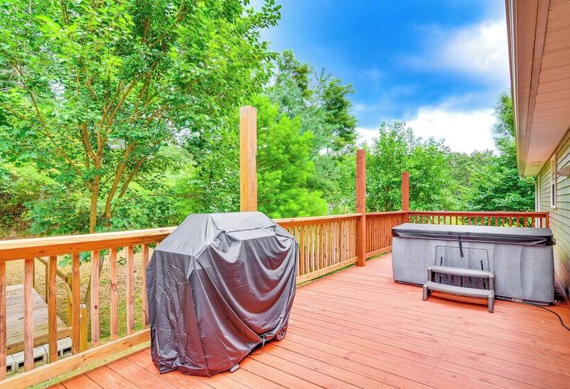 Campton Cottage W/ Hot Tub, Near Hiking + Climbing