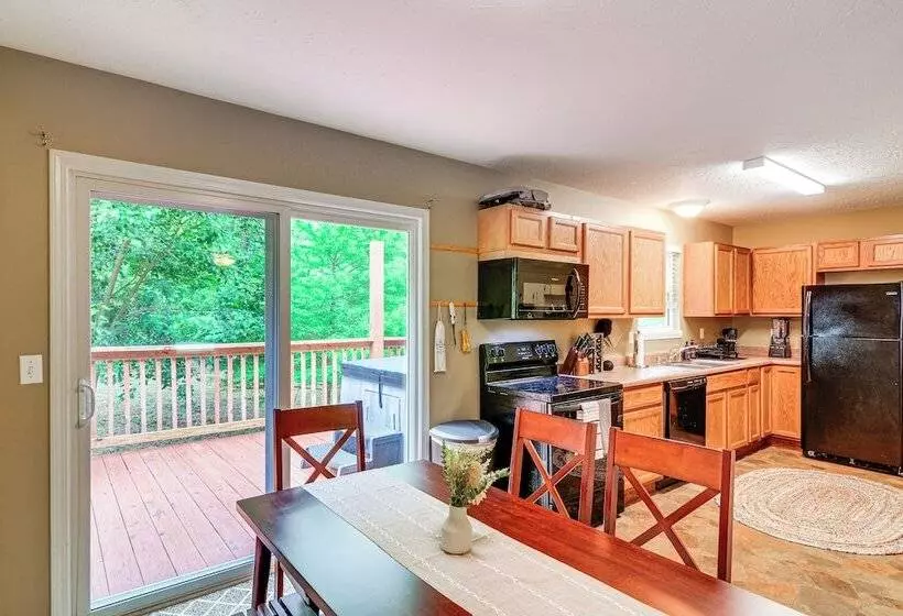 Campton Cottage W/ Hot Tub, Near Hiking + Climbing