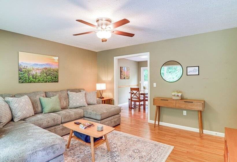 Campton Cottage W/ Hot Tub, Near Hiking + Climbing