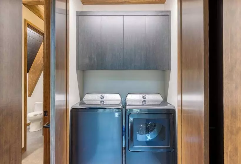 Lazy River Glamp House By Avantstay Newly Built, Luxe Indoor Outdoor Living