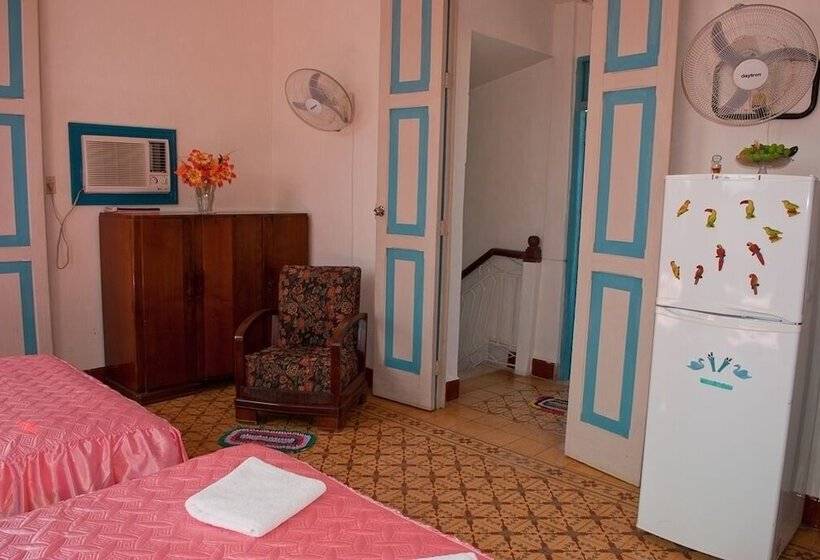 پانسیون Hostal Familia Moretón Sánchez