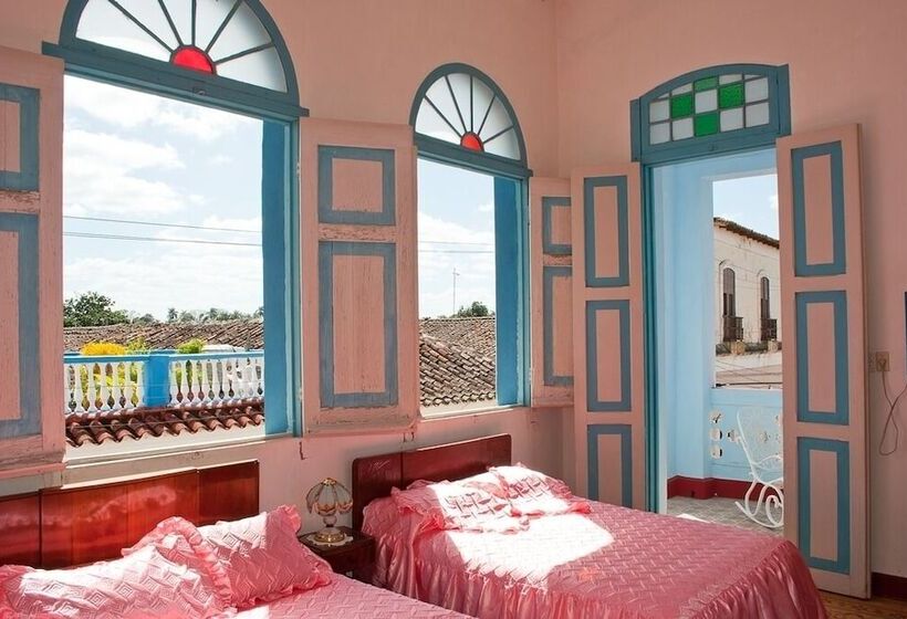 پانسیون Hostal Familia Moretón Sánchez