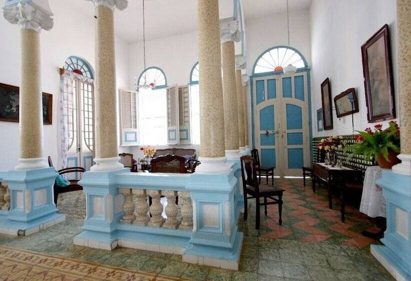 پانسیون Hostal Familia Moretón Sánchez