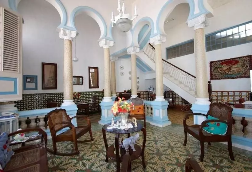 ペンション Hostal Familia Moretón Sánchez