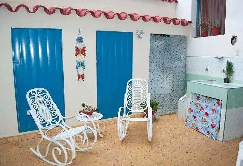 ペンション Hostal Familia Moretón Sánchez