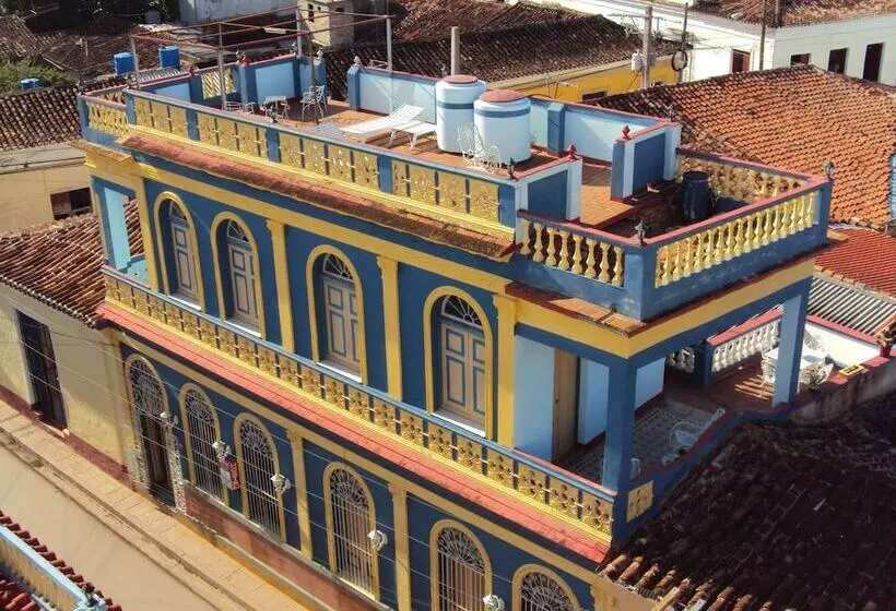 ペンション Hostal Familia Moretón Sánchez