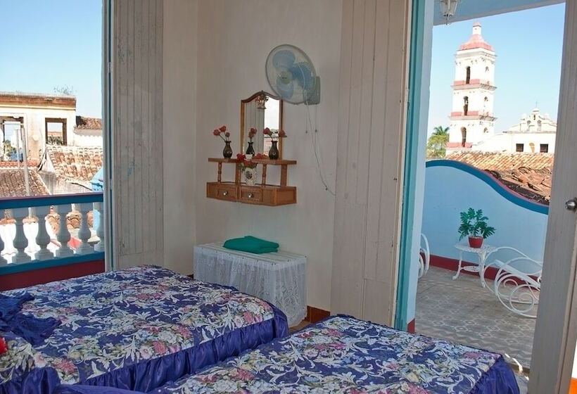 پانسیون Hostal Familia Moretón Sánchez