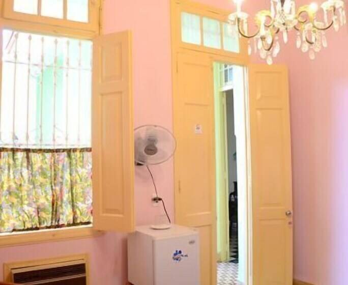 پانسیون Hostal Casa Francisco