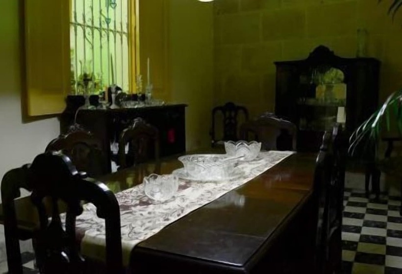 پانسیون Hostal Casa Francisco