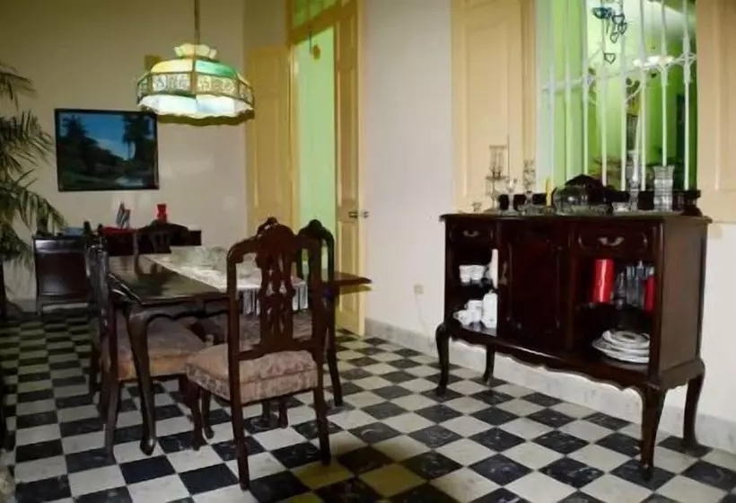 ペンション Hostal Casa Francisco