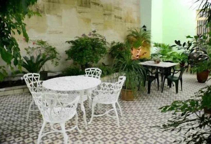 پانسیون Hostal Casa Francisco