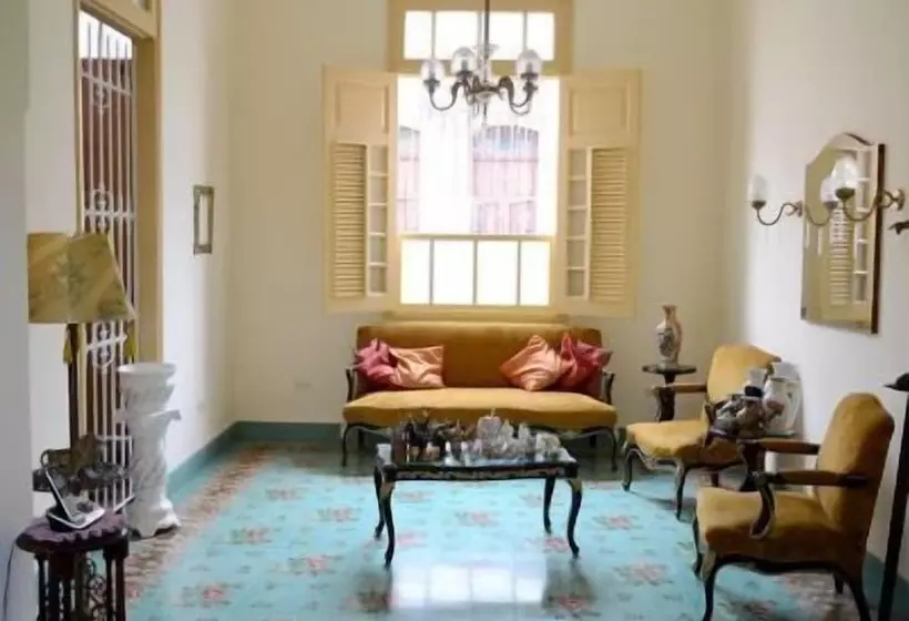 ペンション Hostal Casa Francisco