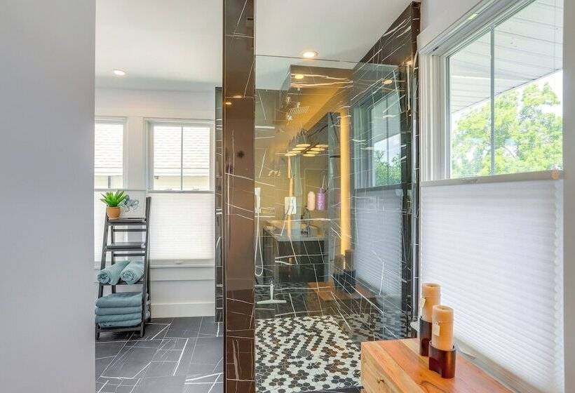 Port Clinton Home W/ Lake View   Walk To Beach!