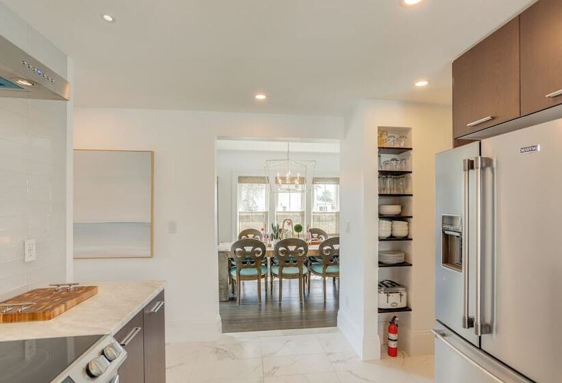 Port Clinton Home W/ Lake View   Walk To Beach!